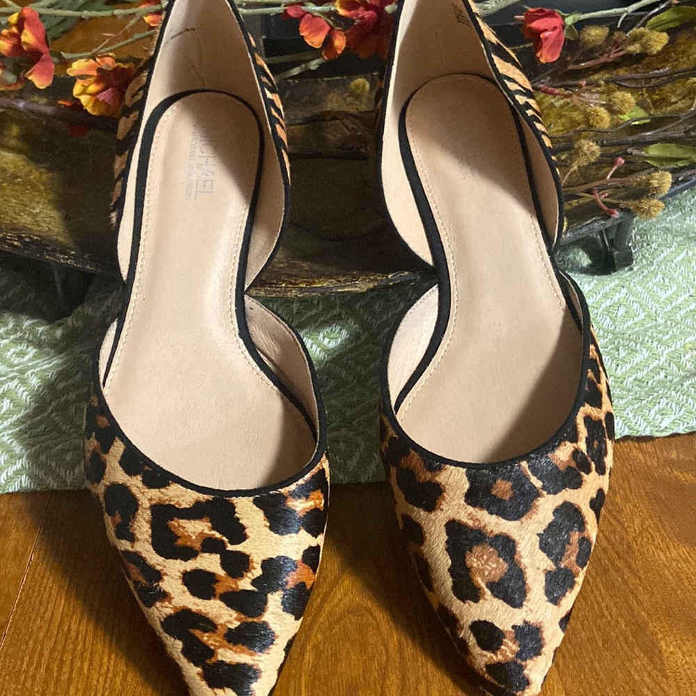 Michael Shannon size 11 animal print flat casual shoe